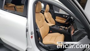 Volvo V60 B5 ULTIMATE AWD 2025 года из Южной Кореи