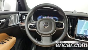 Volvo V60 B5 ULTIMATE AWD 2025 года из Южной Кореи