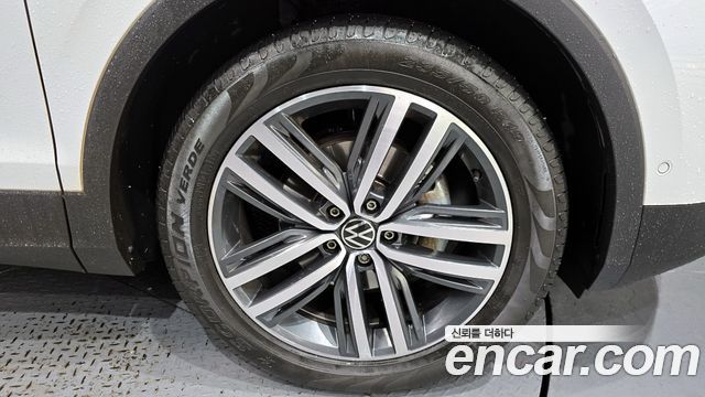 41217241_005.jpg Volkswagen Tiguan 2.0 TDI Prestige 2023 года из Южной Кореи