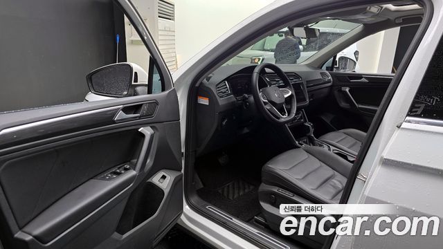 41217241_010.jpg Volkswagen Tiguan 2.0 TDI Prestige 2023 года из Южной Кореи