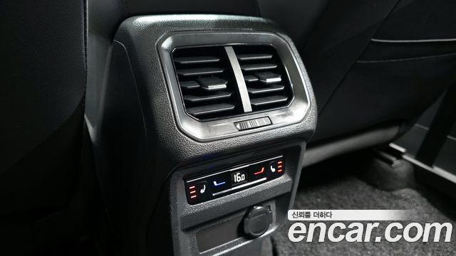 41217241_023.jpg Volkswagen Tiguan 2.0 TDI Prestige 2023 года из Южной Кореи