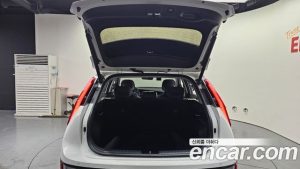 Kia Niro Signature 2025 года из Южной Кореи