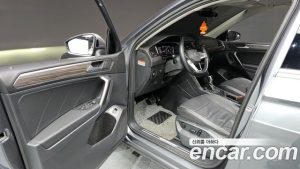 Volkswagen Tiguan 2.0 TSI Prestige 2023 года из Южной Кореи