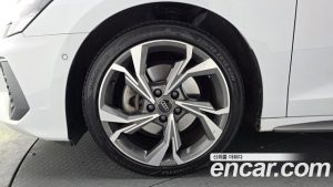 Audi A3 40 TFSI Premium 2023 года из Южной Кореи
