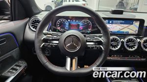 Mercedes-Benz GLB-Class GLB250 4MATIC 2025 года из Южной Кореи