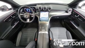 Mercedes-Benz C-Class C300 4MATIC AMG Line 2023 года из Южной Кореи