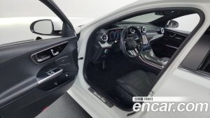Mercedes-Benz C-Class C300 4MATIC AMG Line 2023 года из Южной Кореи