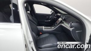 Mercedes-Benz C-Class C300 4MATIC AMG Line 2023 года из Южной Кореи