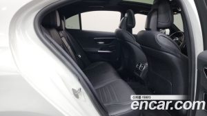 Mercedes-Benz C-Class C300 4MATIC AMG Line 2023 года из Южной Кореи