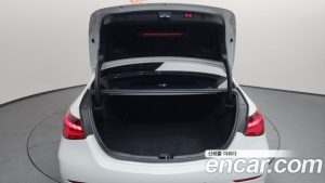 Mercedes-Benz C-Class C300 4MATIC AMG Line 2023 года из Южной Кореи