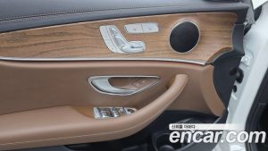 Mercedes-Benz E-Class E250 Exclusive 2023 года из Южной Кореи