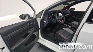 Volkswagen Golf 2.0 GTI 2023 года из Южной Кореи