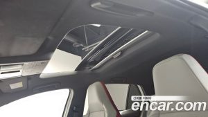 Volkswagen Golf 2.0 GTI 2023 года из Южной Кореи