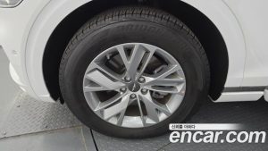 Genesis GV70 2.5T Бензин 2WD 2024 года из Южной Кореи