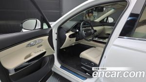 Genesis GV70 2.5T Бензин 2WD 2024 года из Южной Кореи