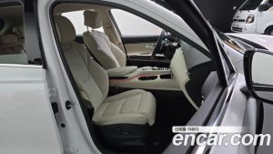Genesis GV70 2.5T Бензин 2WD 2024 года из Южной Кореи