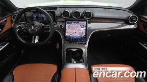 Mercedes-Benz C-Class C300 4MATIC AMG Line 2024 года из Южной Кореи