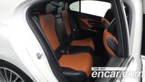 Mercedes-Benz C-Class C300 4MATIC AMG Line 2024 года из Южной Кореи