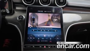 Mercedes-Benz C-Class C300 4MATIC AMG Line 2024 года из Южной Кореи