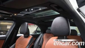 Mercedes-Benz C-Class C300 4MATIC AMG Line 2024 года из Южной Кореи