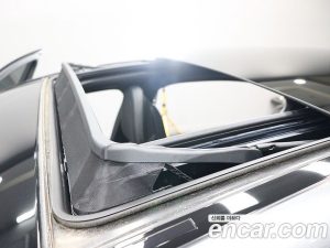 Mercedes-Benz C-Class C300 4MATIC AMG Line 2023 года из Южной Кореи