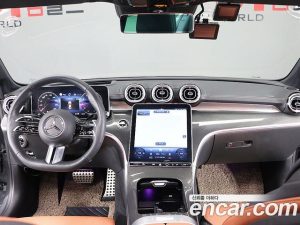 Mercedes-Benz C-Class C300 4MATIC AMG Line 2023 года из Южной Кореи