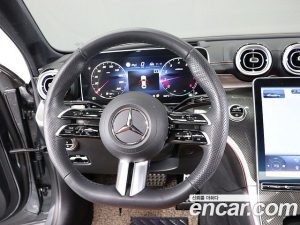 Mercedes-Benz C-Class C300 4MATIC AMG Line 2023 года из Южной Кореи