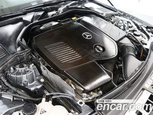 Mercedes-Benz C-Class C300 4MATIC AMG Line 2023 года из Южной Кореи