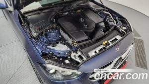 Mercedes-Benz C-Class C200 Avantgarde 2025 года из Южной Кореи
