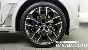 BMW X7 xDrive 40i M Sport 6 2025 года из Южной Кореи