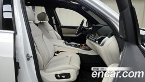BMW X7 xDrive 40i M Sport 6 2025 года из Южной Кореи
