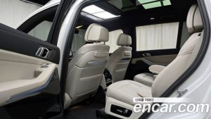 BMW X7 xDrive 40i M Sport 6 2025 года из Южной Кореи