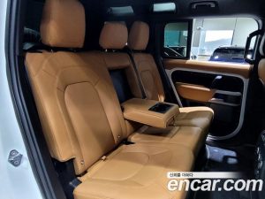 Land Rover Defender 110 D300 HSE 2023 года из Южной Кореи