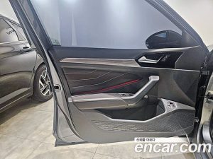Volkswagen Jetta 1.5 TSI Premium 2023 года из Южной Кореи