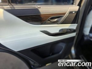 Lexus LX 700h Luxury 2025 года из Южной Кореи