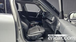 Mini Countryman CLASSIC Plus COMFORT PACK 2023 года из Южной Кореи