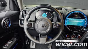 Mini Countryman CLASSIC Plus COMFORT PACK 2023 года из Южной Кореи