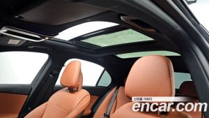 Mercedes-Benz C-Class C300 4MATIC Avantgarde 2024 года из Южной Кореи
