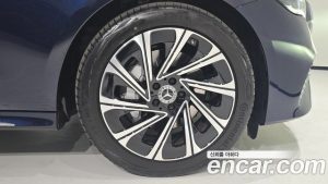 Mercedes-Benz E-Class E300 4MATIC Exclusive 2025 года из Южной Кореи