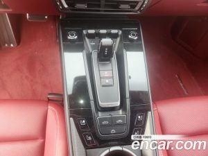 Porsche 911 CARRERA GTS Cabriolet 2023 года из Южной Кореи