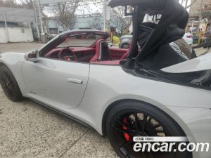 Porsche 911 CARRERA GTS Cabriolet 2023 года из Южной Кореи