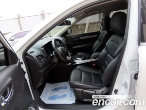 Renault-KoreaSamsung QM6 2.0 GDe LE Signature 2WD 2023 года из Южной Кореи