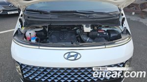 Hyundai Staria L3.5 Lounge 7-Seater 2024 года из Южной Кореи