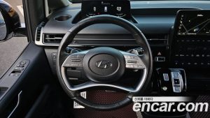 Hyundai Staria L3.5 Lounge 7-Seater 2024 года из Южной Кореи