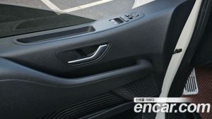Hyundai Staria L3.5 Lounge 7-Seater 2024 года из Южной Кореи