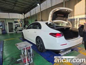 Mercedes-Benz E-Class E200 Avantgarde 2025 года из Южной Кореи