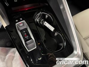 Audi Q5 40 TDI 4WD S Line Sportback 2025 года из Южной Кореи