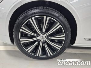 Volvo S90 B5 ULTIMATE Bright 2024 года из Южной Кореи