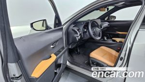 Lexus UX 2.0 2WD 2025 года из Южной Кореи