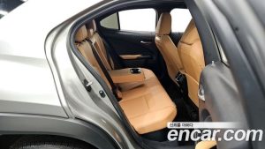 Lexus UX 2.0 2WD 2025 года из Южной Кореи